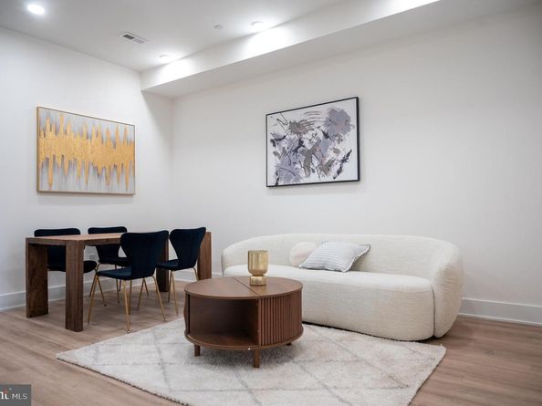 2105 M Street NE 10, Washington DC 20002