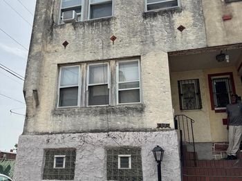 300 W Raymond Street