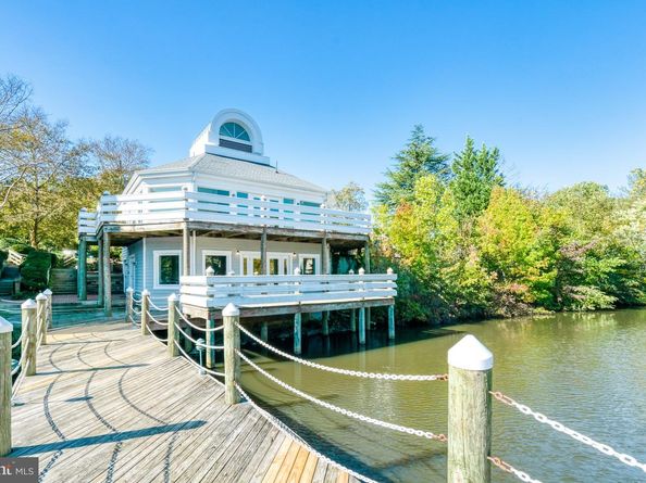 7598 Lakeside Village Drive L, Falls Church VA 22042