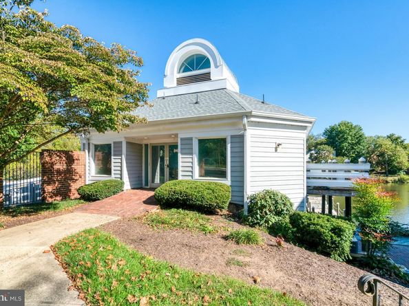 7598 Lakeside Village Drive L, Falls Church VA 22042