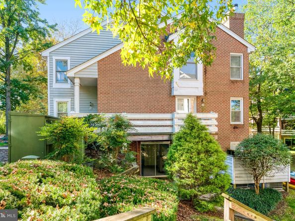 7598 Lakeside Village Drive L, Falls Church VA 22042