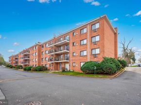 6706 James Lee Street 350, Falls Church VA 22042