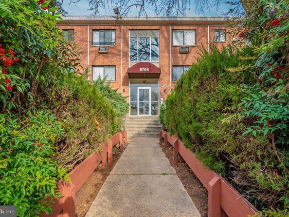 6706 James Lee Street 350, Falls Church VA 22042