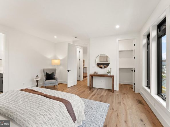 6539 Fairlawn Drive, Mclean VA 22101