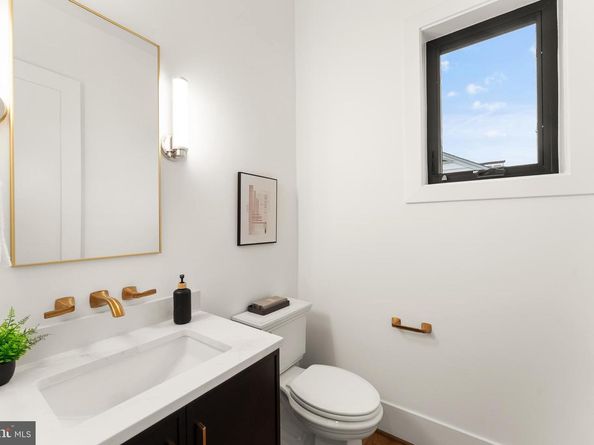 6539 Fairlawn Drive, Mclean VA 22101