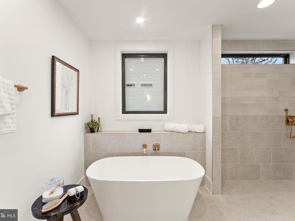 6539 Fairlawn Drive, Mclean VA 22101