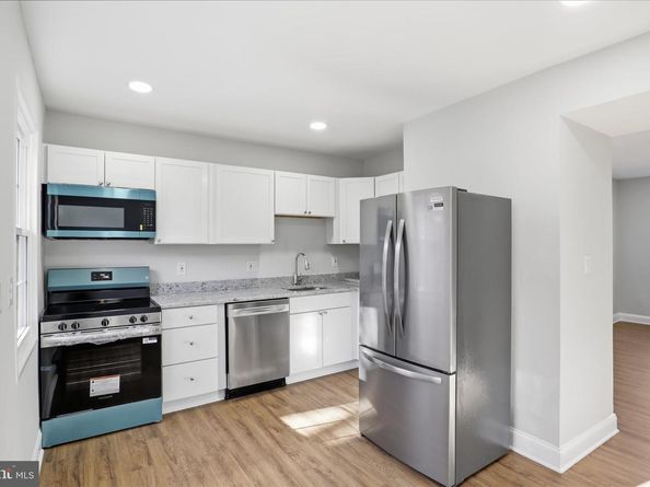 1804 W Abingdon Drive 201, Alexandria VA 22314