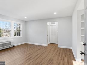 1804 W Abingdon Drive 201, Alexandria VA 22314