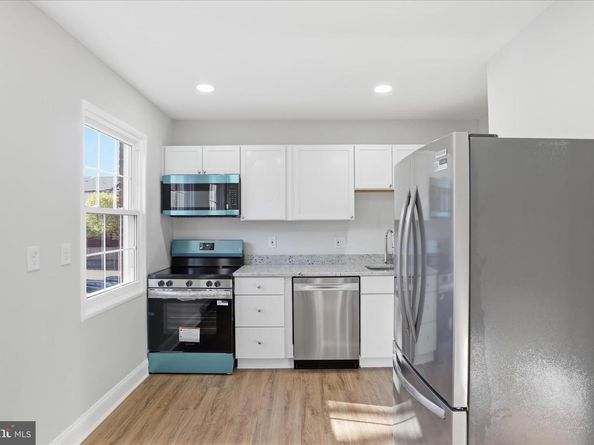 1804 W Abingdon Drive 201, Alexandria VA 22314