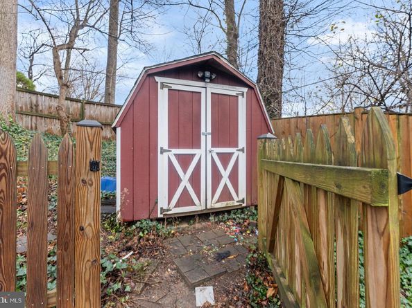 8801 Clifford Avenue, Chevy Chase MD 20815