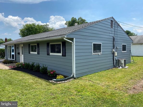 932 Rozel Avenue, Southampton PA 18966