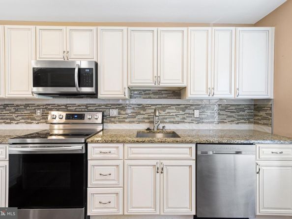 1011 Clifton, Collingdale PA 19023