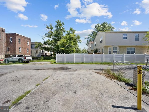 1011 Clifton, Collingdale PA 19023