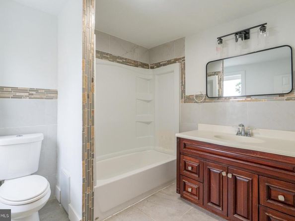 2552 Coral Street, Philadelphia PA 19125