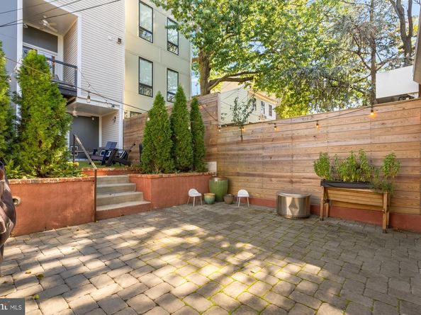 951 14TH Street SE, Washington DC 20003