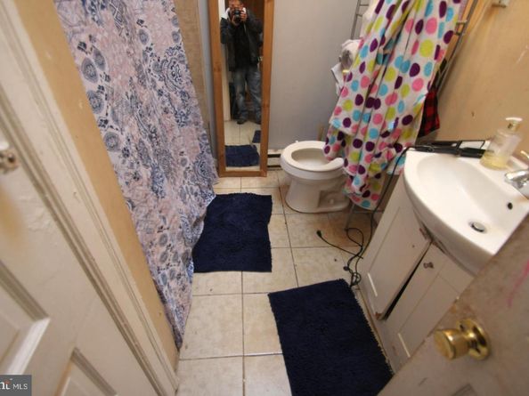 6076 Chester Avenue, Philadelphia PA 19142