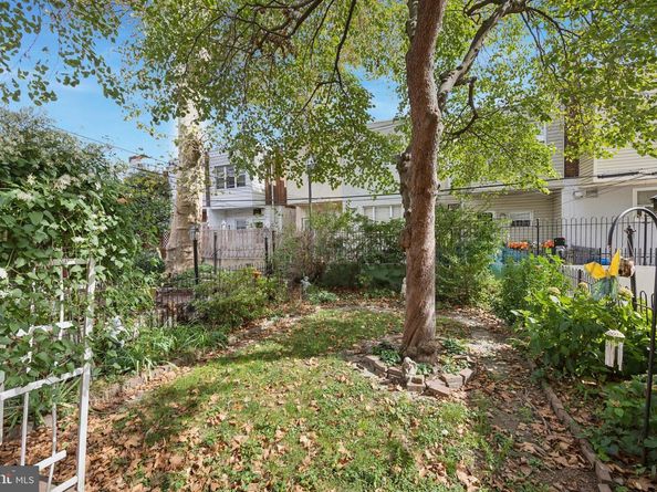 2433 S 21st Street, Philadelphia PA 19145