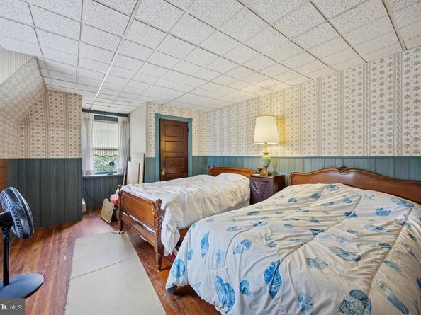 2433 S 21st Street, Philadelphia PA 19145