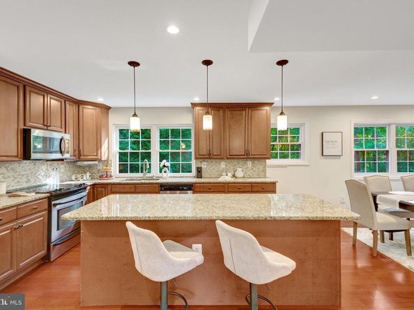 1827 Post Oak Trail, Reston VA 20191