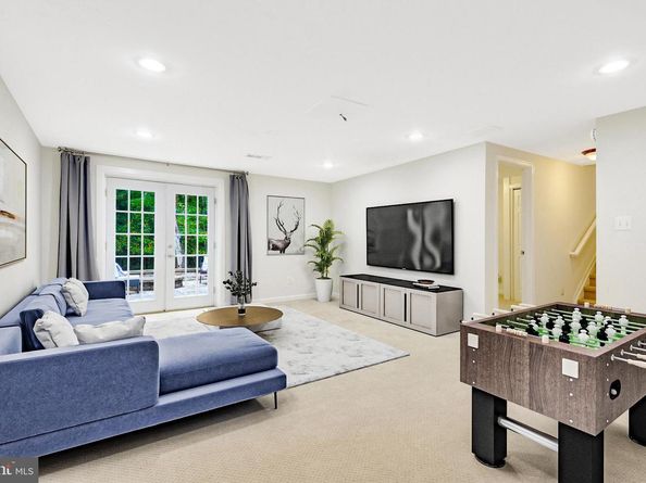 1827 Post Oak Trail, Reston VA 20191