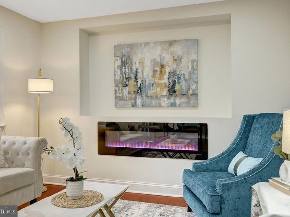 1827 Post Oak Trail, Reston VA 20191