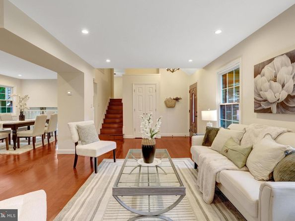 1827 Post Oak Trail, Reston VA 20191