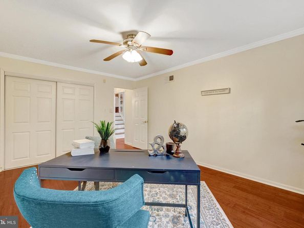 1827 Post Oak Trail, Reston VA 20191