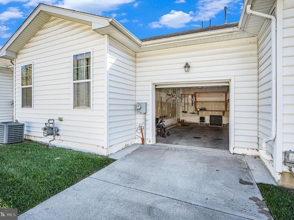 15022 Dahlia Drive, Philadelphia PA 19116