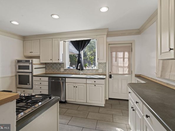 824 Lindale Avenue, Drexel Hill PA 19026