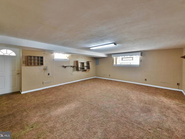 806 Griffith Street, Philadelphia PA 19111