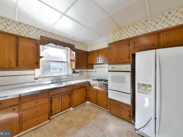806 Griffith Street, Philadelphia PA 19111