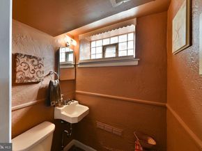 806 Griffith Street, Philadelphia PA 19111