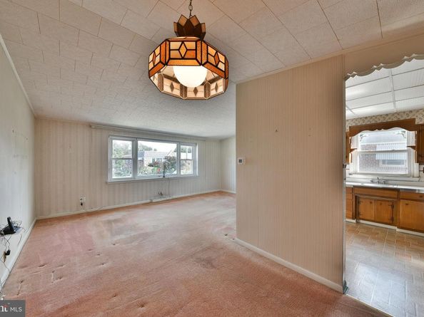 806 Griffith Street, Philadelphia PA 19111