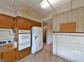 806 Griffith Street, Philadelphia PA 19111