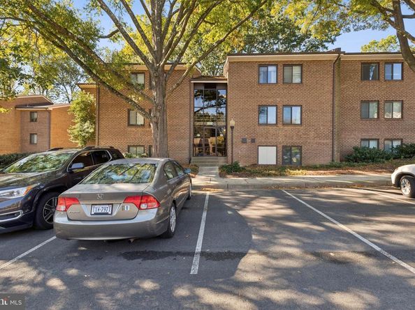 1413 Northgate Square 13/12B, Reston VA 20190