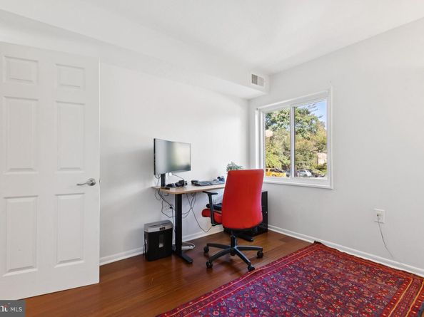 1413 Northgate Square 13/12B, Reston VA 20190