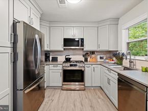 32 Carriage House Circle, Alexandria VA 22304