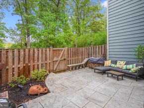 32 Carriage House Circle, Alexandria VA 22304