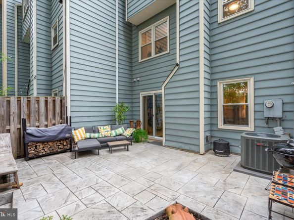 32 Carriage House Circle, Alexandria VA 22304