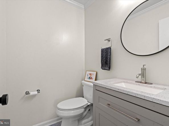 32 Carriage House Circle, Alexandria VA 22304
