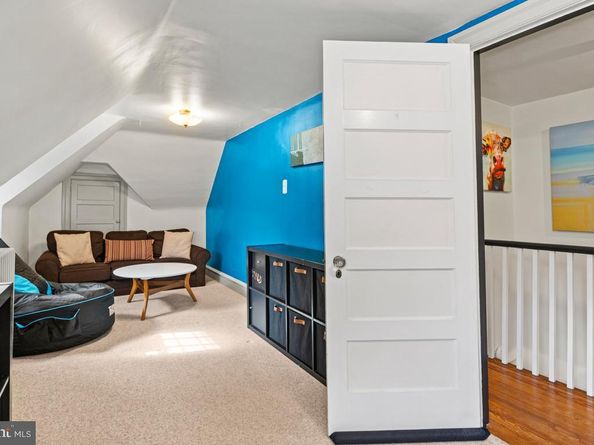 8023 Seminole Street, Philadelphia PA 19118