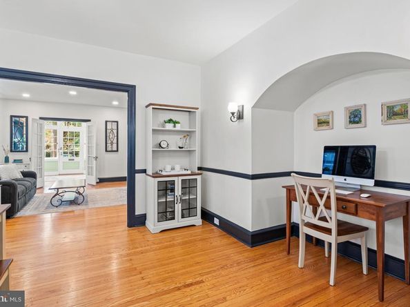 8023 Seminole Street, Philadelphia PA 19118