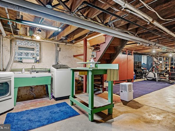 8023 Seminole Street, Philadelphia PA 19118