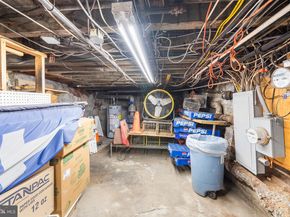 2555 S Warnock Street, Philadelphia PA 19148