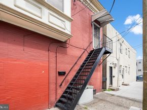 2555 S Warnock Street, Philadelphia PA 19148