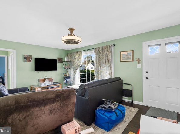 423 Barclay Avenue, Morrisville PA 19067