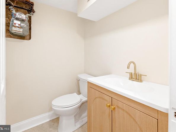 138 E Fariston Drive, Philadelphia PA 19120