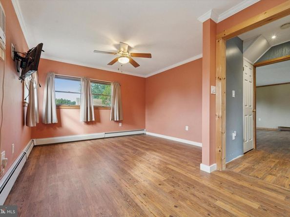 14 Cinnamon Road, Levittown PA 19057