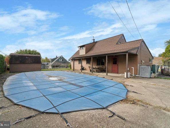 14 Cinnamon Road, Levittown PA 19057