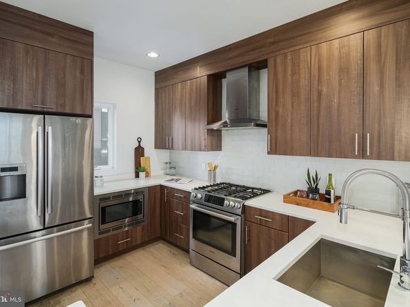 702 N Front Street 2, Philadelphia PA 19123